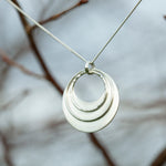 Afbeelding in Gallery-weergave laden, OOAK • Crescent moon pendant in silver #9 (ready to ship)
