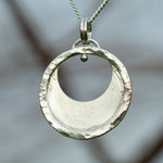 Lade das Bild in den Galerie-Viewer, OOAK • Crescent moon pendant in silver #14 (ready to ship)
