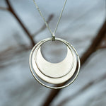 Lade das Bild in den Galerie-Viewer, OOAK • Crescent moon pendant in silver #10 (ready to ship)
