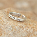 Afbeelding in Gallery-weergave laden, OOAK Ethnic ring in silver #1 • adjustable size starting at 55 (ready-to-ship)
