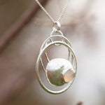 Cargar imagen en el visor de la galería, OOAK • Silver Pebble pendant with Onyx #3 (ready to ship)
