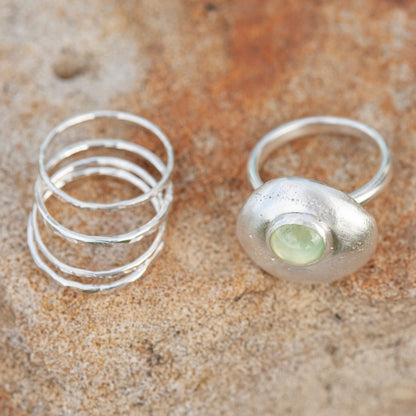 Pièce unique • Ensemble de bagues Silver Pebble #3, préhnite, taille 55 (prêt à expédier)