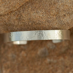 Lade das Bild in den Galerie-Viewer, OOAK Simple flat bracelet in silver #3 • size 5,5cm (ready-to-ship)
