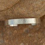 Charger l&#39;image dans la galerie, OOAK Simple flat bracelet in silver #3 • size 5,5cm (ready-to-ship)
