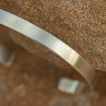 Charger l&#39;image dans la galerie, OOAK Simple flat bracelet in silver #2 • size 6cm (ready-to-ship)
