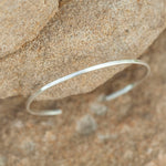 Cargar imagen en el visor de la galería, OOAK Simple thin bracelet in silver #2 • size 5cm &amp; 5,5cm (ready-to-ship)

