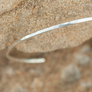 OOAK Simple thin hammered bracelet in silver #3 • size 6,5cm (ready-to-ship)