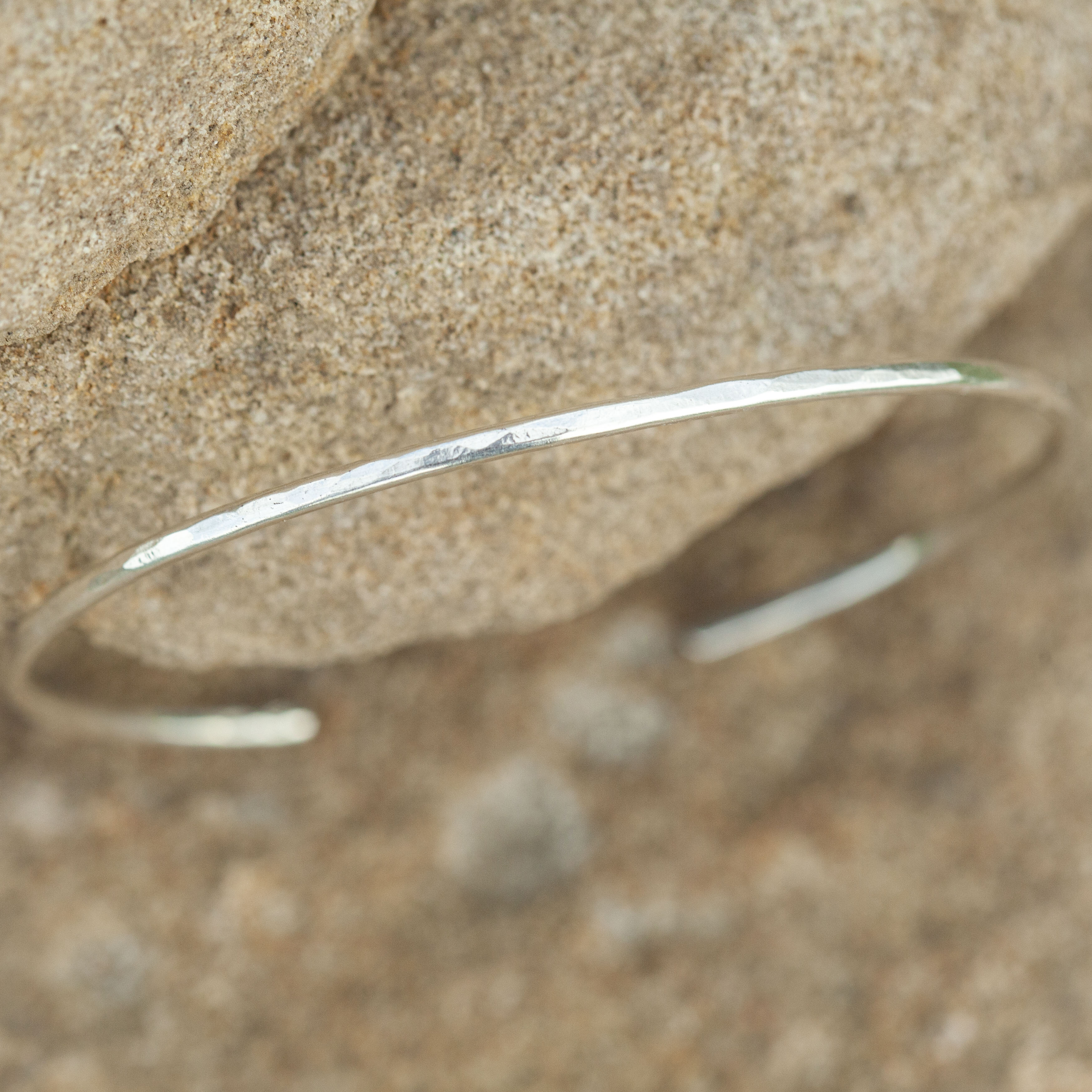 OOAK Simple thin hammered bracelet in silver #3 • size 6,5cm (ready-to-ship)