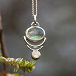 Afbeelding in Gallery-weergave laden, OOAK • Osmose pendant #1 ~ silver, labradorite (ready to ship)
