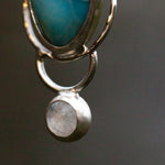 Afbeelding in Gallery-weergave laden, OOAK • Osmose pendant #4 ~ silver, larimar &amp; white labradorite (ready to ship)

