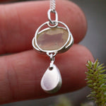 Afbeelding in Gallery-weergave laden, OOAK • Osmose pendant #5 ~ silver, prehnite and labradorite (ready to ship)
