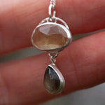 Afbeelding in Gallery-weergave laden, OOAK • Osmose pendant #5 ~ silver, prehnite and labradorite (ready to ship)
