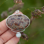 Afbeelding in Gallery-weergave laden, OOAK pendant with stone #15 • jasper &amp; labradorite  (ready to ship)
