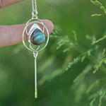 Afbeelding in Gallery-weergave laden, OOAK pendant with stone #10 • Labradorite  (ready to ship)
