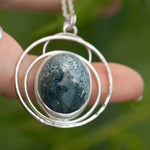 Lade das Bild in den Galerie-Viewer, OOAK stone pendant #22 • Moss agate (ready to ship)
