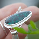 Afbeelding in Gallery-weergave laden, OOAK stone pendant #19 • Chrysocolla  (ready to ship)
