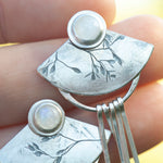 Lade das Bild in den Galerie-Viewer, OOAK Aina earrings #5 • White labradorite &amp; Kyanite (ready to ship)
