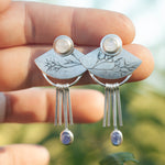 Cargar imagen en el visor de la galería, OOAK Aina earrings #6 • White labradorite &amp; Tanzanite (ready to ship)
