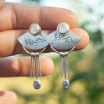 Cargar imagen en el visor de la galería, OOAK Aina earrings #6 • White labradorite &amp; Tanzanite (ready to ship)
