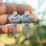 Cargar imagen en el visor de la galería, OOAK Aina earrings #6 • White labradorite &amp; Tanzanite (ready to ship)
