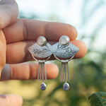 Cargar imagen en el visor de la galería, OOAK Aina earrings #6 • White labradorite &amp; Tanzanite (ready to ship)
