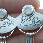 Cargar imagen en el visor de la galería, OOAK Aina earrings #6 • White labradorite &amp; Tanzanite (ready to ship)
