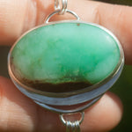 Afbeelding in Gallery-weergave laden, OOAK stone pendant #24 • Chrysoprase (ready to ship)
