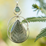 Cargar imagen en el visor de la galería, OOAK pendant with captured plant #7 • lodolite &amp; kyanite (ready to ship)
