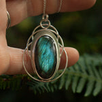 Cargar imagen en el visor de la galería, OOAK stone pendant #26 • labradorite (ready to ship)
