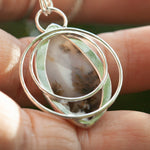 Cargar imagen en el visor de la galería, OOAK stone pendant #27 • Dendritic agate (ready to ship)
