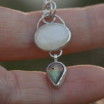 Lade das Bild in den Galerie-Viewer, OOAK Osmose pendant #14 • moonstone &amp; labradorite (ready to ship)
