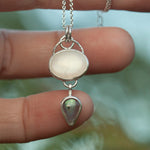 Lade das Bild in den Galerie-Viewer, OOAK Osmose pendant #14 • moonstone &amp; labradorite (ready to ship)
