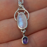 Lade das Bild in den Galerie-Viewer, OOAK Osmose pendant #15 • labradorite &amp; amethyst (ready to ship)
