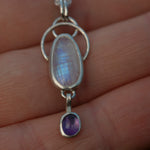 Lade das Bild in den Galerie-Viewer, OOAK Osmose pendant #15 • labradorite &amp; amethyst (ready to ship)
