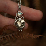 Lade das Bild in den Galerie-Viewer, OOAK Osmose pendant #16 • pyrite &amp; labradorite (ready to ship)
