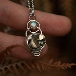 Lade das Bild in den Galerie-Viewer, OOAK Osmose pendant #16 • pyrite &amp; labradorite (ready to ship)
