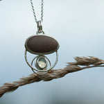 Afbeelding in Gallery-weergave laden, OOAK Osmose pendant #20 • beach pebble &amp; opal (ready to ship)
