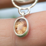 Lade das Bild in den Galerie-Viewer, OOAK Osmose pendant #23 • chrysoprase &amp; agate (ready to ship)
