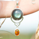 Afbeelding in Gallery-weergave laden, OOAK Osmose pendant #26 • Labradorite &amp; Opal (ready to ship)
