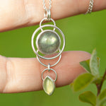 Afbeelding in Gallery-weergave laden, OOAK Osmose pendant #27 • Labradorite &amp; Onix (ready to ship)
