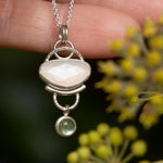 Afbeelding in Gallery-weergave laden, OOAK Osmose pendant #29 • moonstone &amp; onyx (ready to ship)
