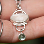 Lade das Bild in den Galerie-Viewer, OOAK Osmose pendant #29 • moonstone &amp; onyx (ready to ship)
