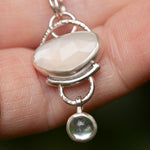 Afbeelding in Gallery-weergave laden, OOAK Osmose pendant #29 • moonstone &amp; onyx (ready to ship)
