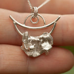 Lade das Bild in den Galerie-Viewer, OOAK Keira pendant #6 ~ silver (ready-to-ship)
