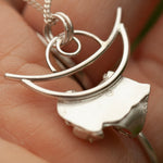 Lade das Bild in den Galerie-Viewer, OOAK Keira pendant #6 ~ silver (ready-to-ship)
