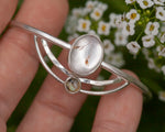 Lade das Bild in den Galerie-Viewer, OOAK bracelet with captured plant #2 • quartz &amp; labradorite (ready to ship)
