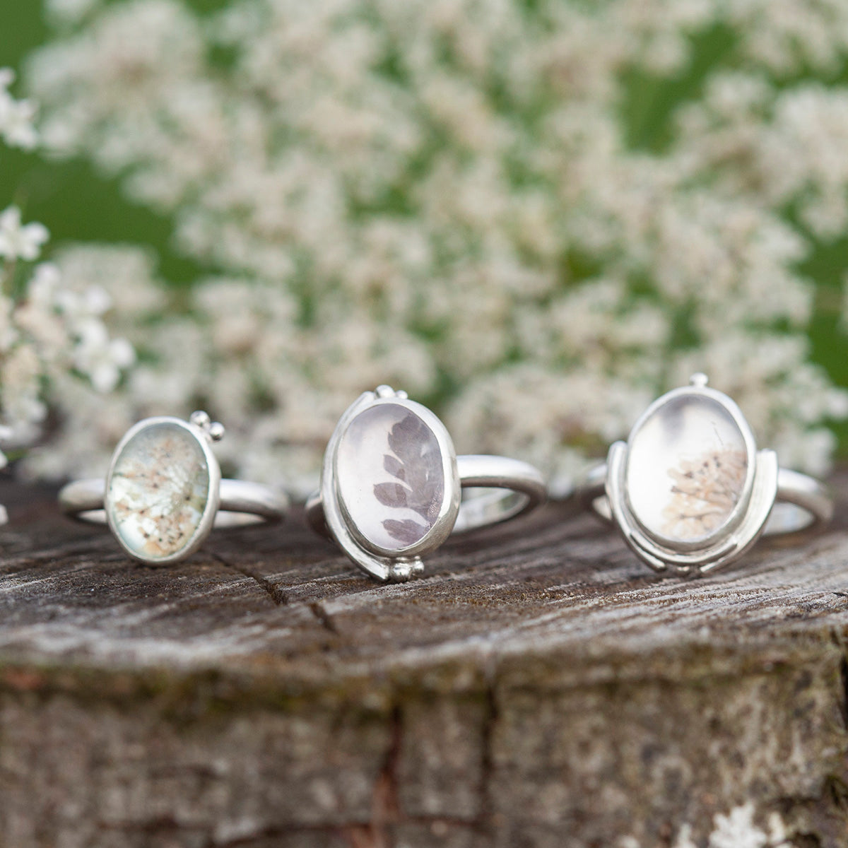 OOAK ring with captured plant #10 • rose quartz • size 53,5 (ready to ship)