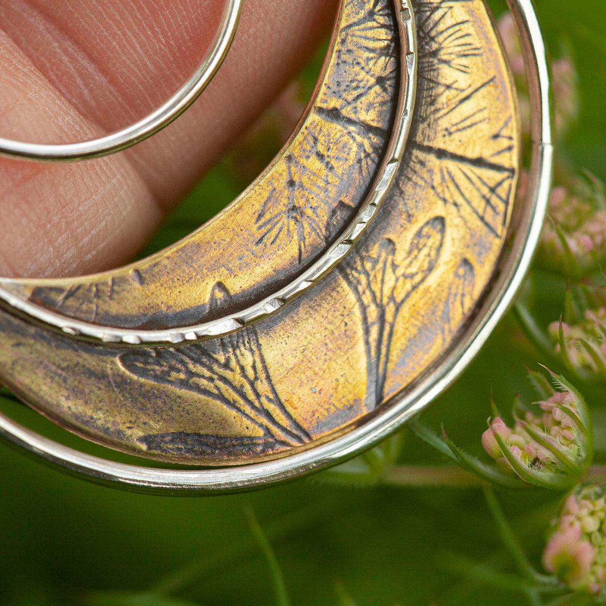 Pièce unique • Pendentif Vegetal Moon #23 • argent & laiton (prêt à expédier)