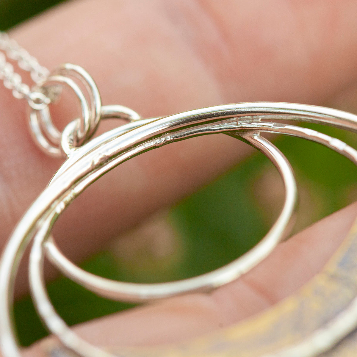 Pièce unique • Pendentif Vegetal Moon #23 • argent & laiton (prêt à expédier)