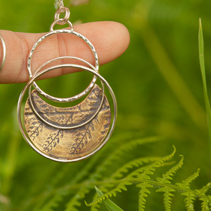 Pièce unique • Pendentif Vegetal Moon #25 • argent & laiton (prêt à expédier)